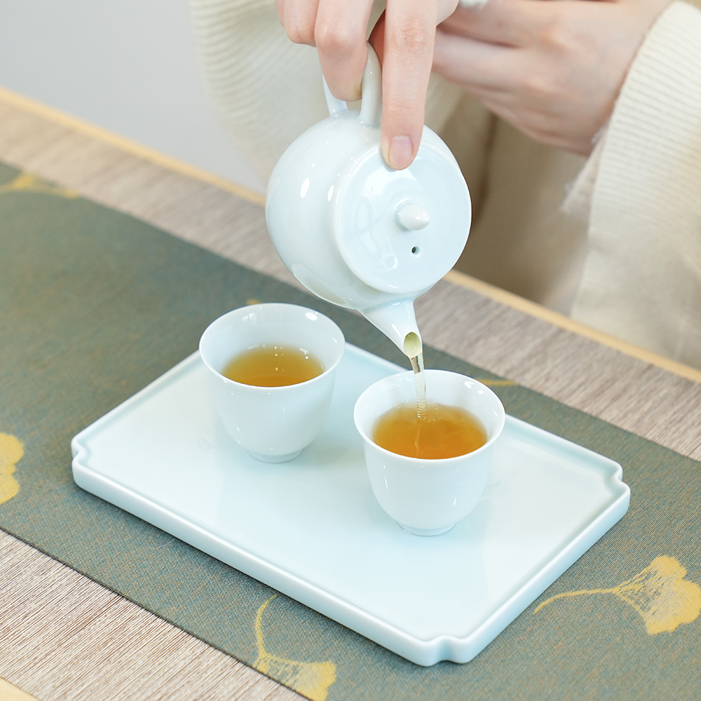 【中国直邮，时效10-15天】正山堂 小池·荷尖 4头茶具套装德化影青釉茶具 一壶两杯一茶盘 礼盒包装