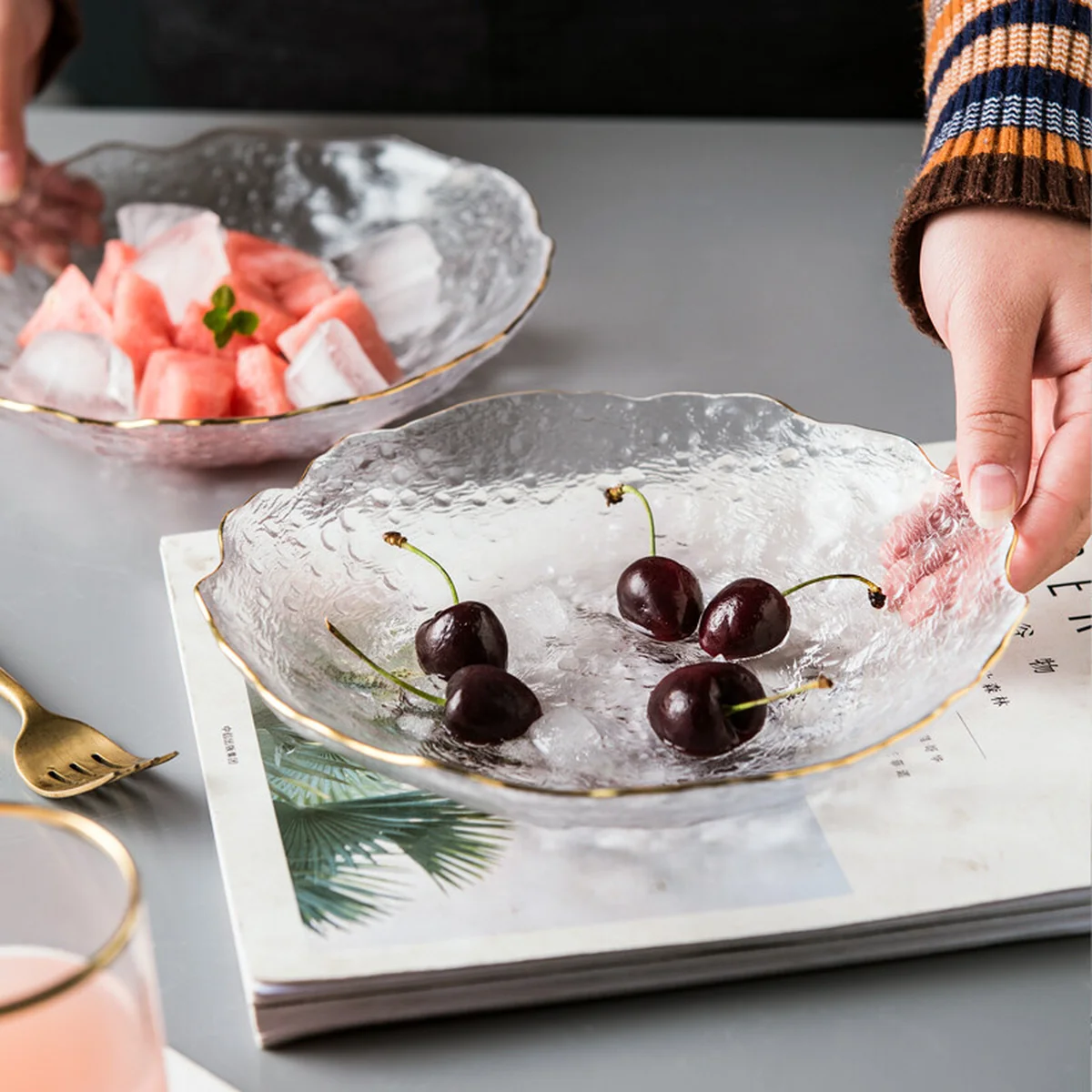 IJARL, Gold-painted Glass Plate, Fruit Plate, Irregular Edge, Hand-painted Gold, Medium, 2 Packs