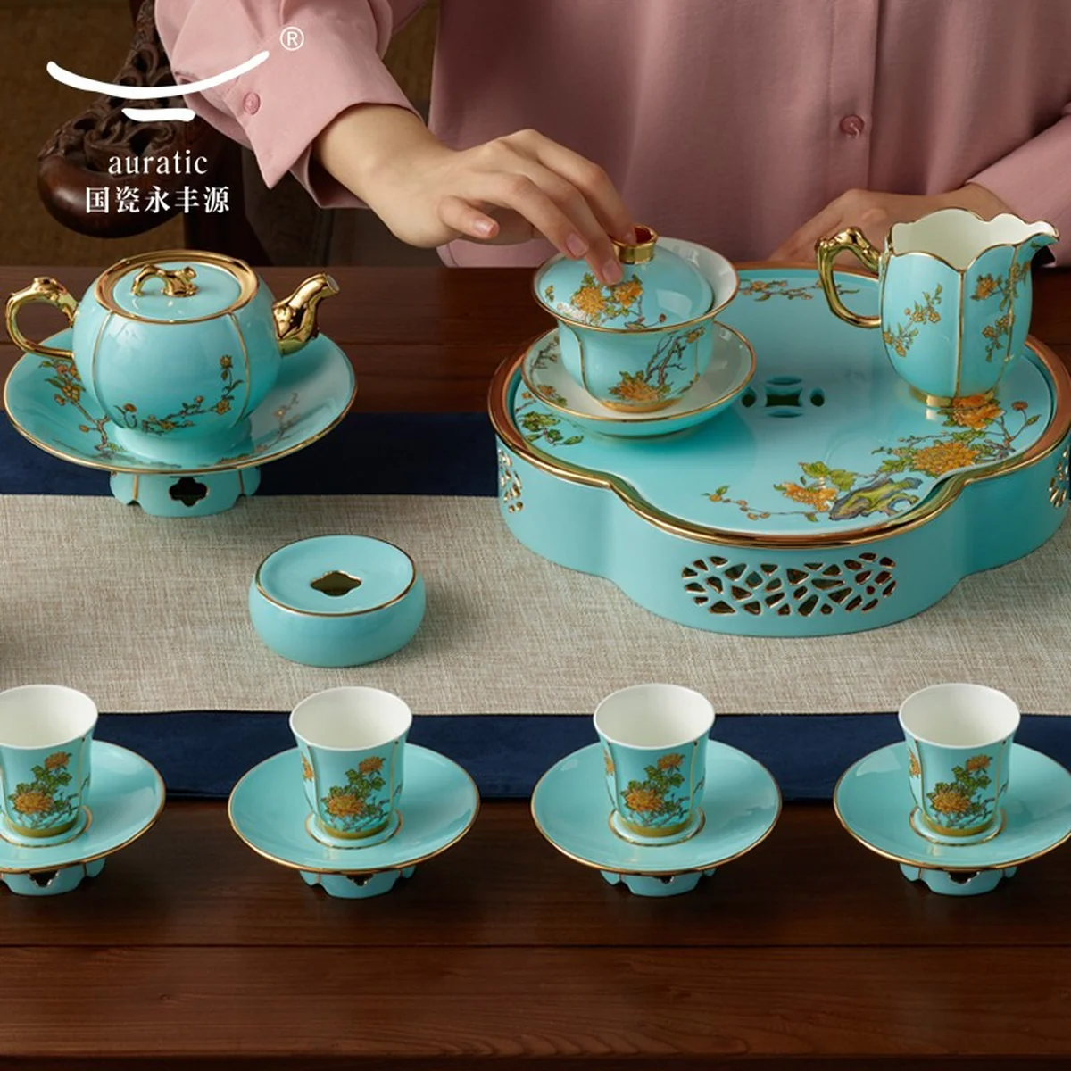 [China deliver directly, Arriving in 5-7 days] Auratic National Porcelain Yongfengyuan Madam Porcelain West Lake Blue 33 Tea Set Kung Fu Tea Set