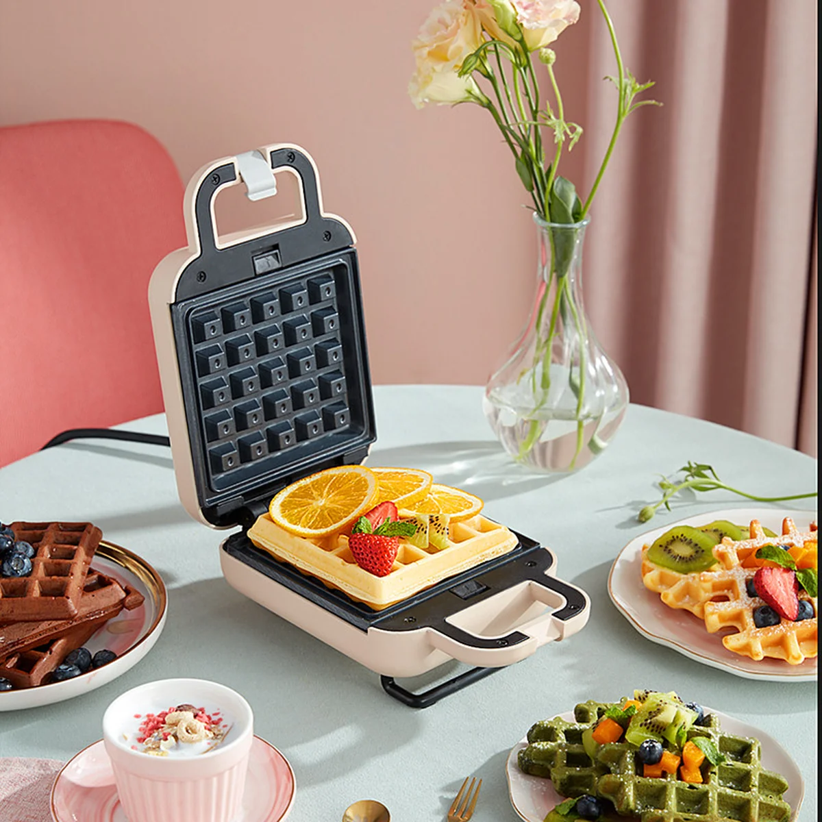 [Free shipping] Liven Liren small electric baking pan sandwich machine waffle machine breakfast machine C-2 constant temperature heating