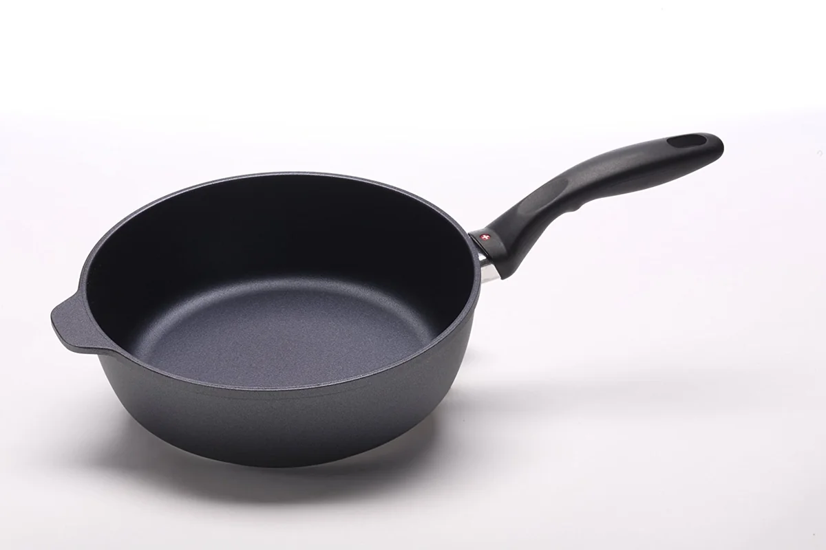 Swiss Diamond Nonstick Saute Pan with Lid - 4.3 qt (11") 6728c