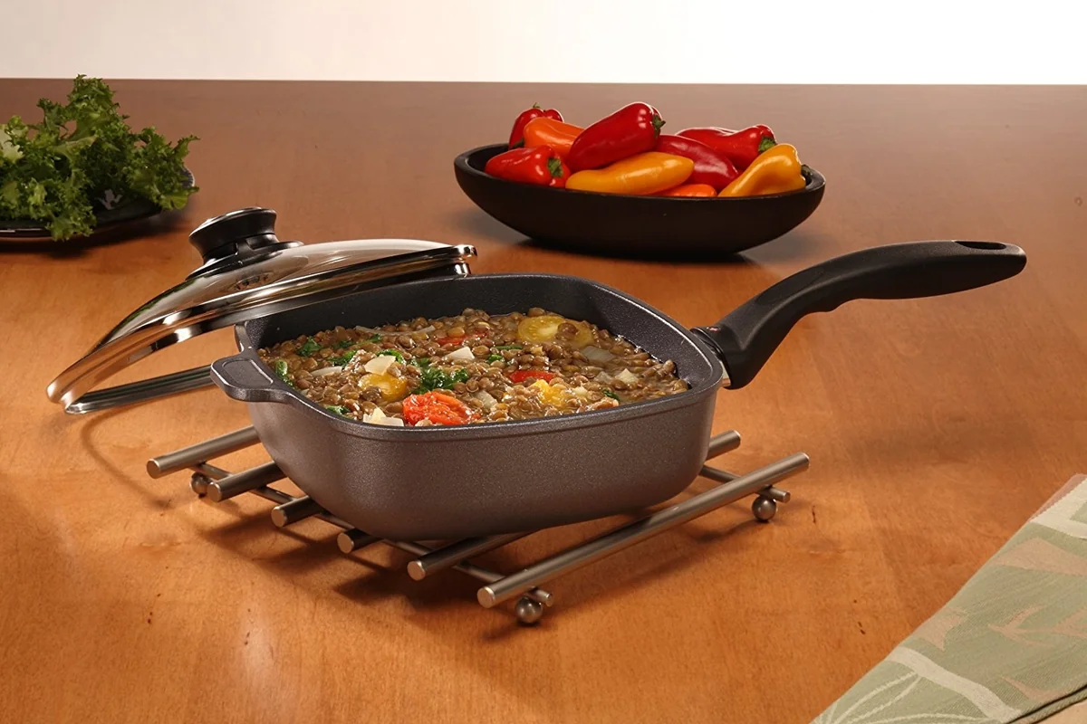 Swiss Diamond Nonstick Square Saute Pan with Lid 6620c 2L  8" x 8"