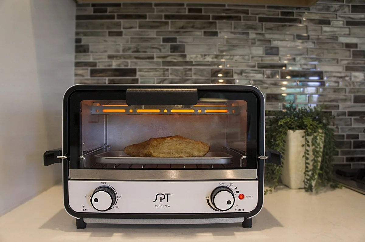 SPT  Easy Grasp 2-Slice Countertop Toaster Oven  SO-0972W 9L