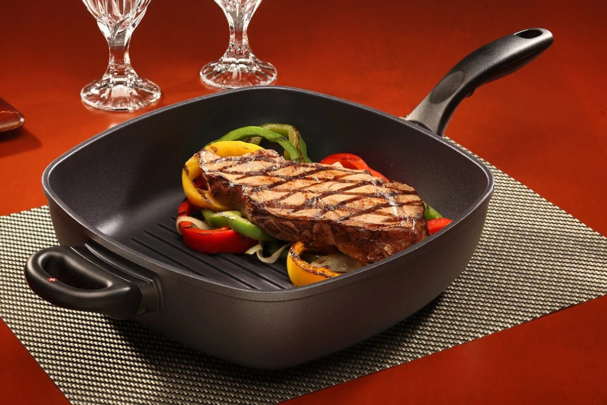 Swiss Diamond Deep Square Grill Pan Nonstick 66281 11" x 11" 