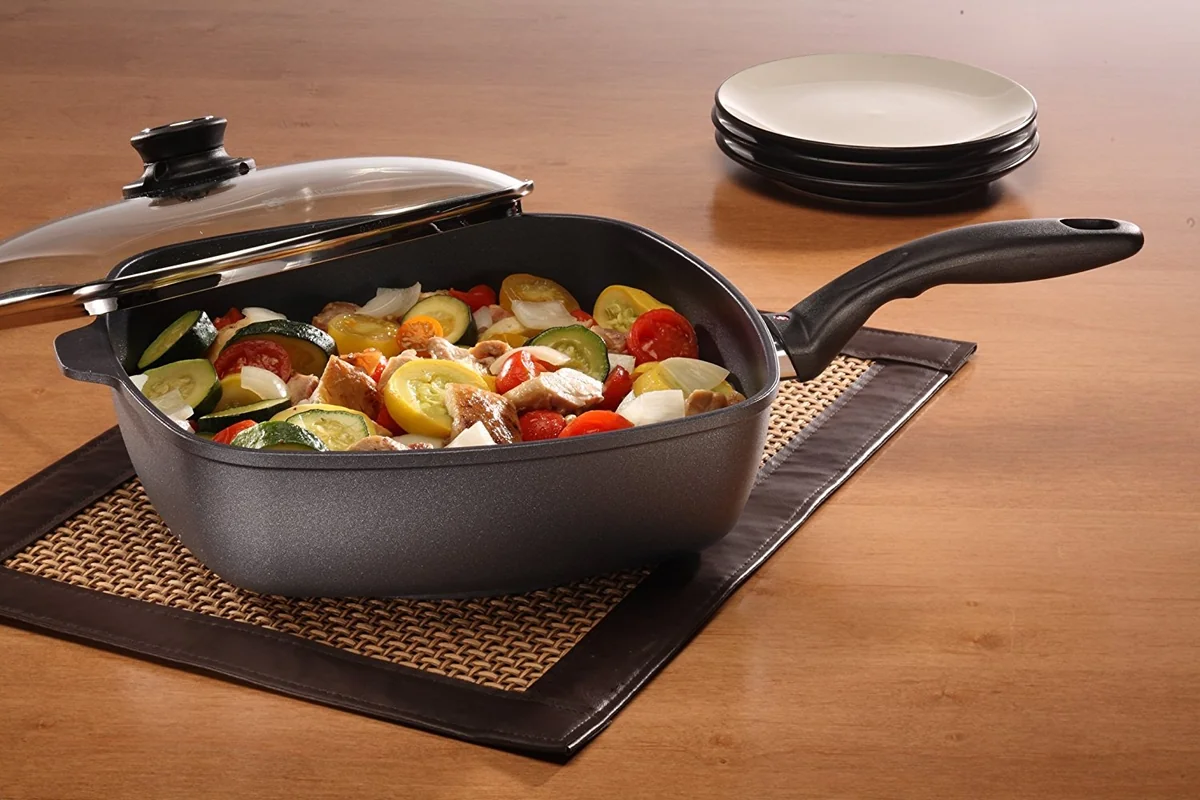 Swiss Diamond Nonstick Square Saute Pan with Lid 66283c 5.3 qt  11 x 11"  Japanese Omelet Pan 6318i