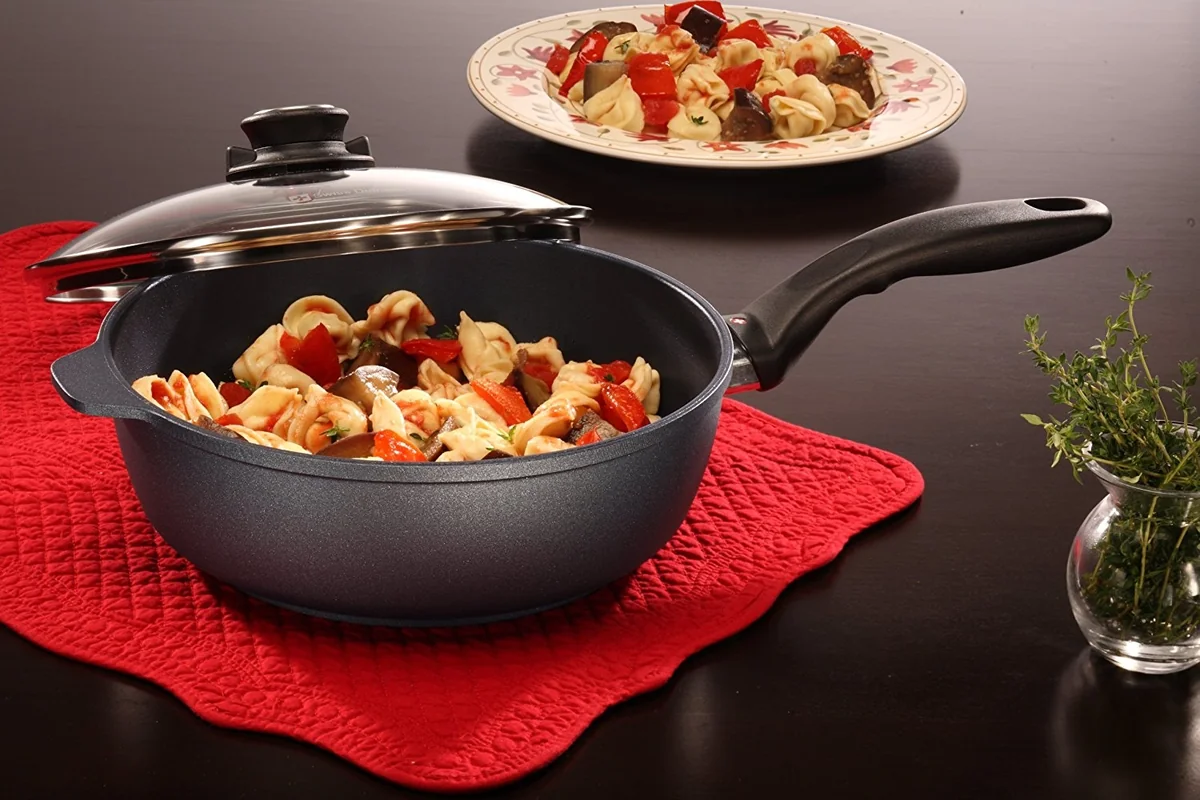 Swiss Diamond Nonstick Sauté Pans with lid - 3.2QT (9.5") HD Classic Series   6724c