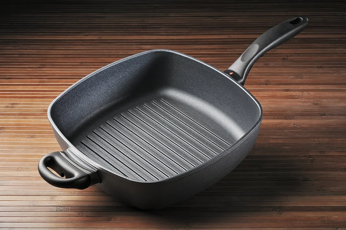 Swiss Diamond Deep Square Grill Pan Nonstick 66281 11" x 11" 