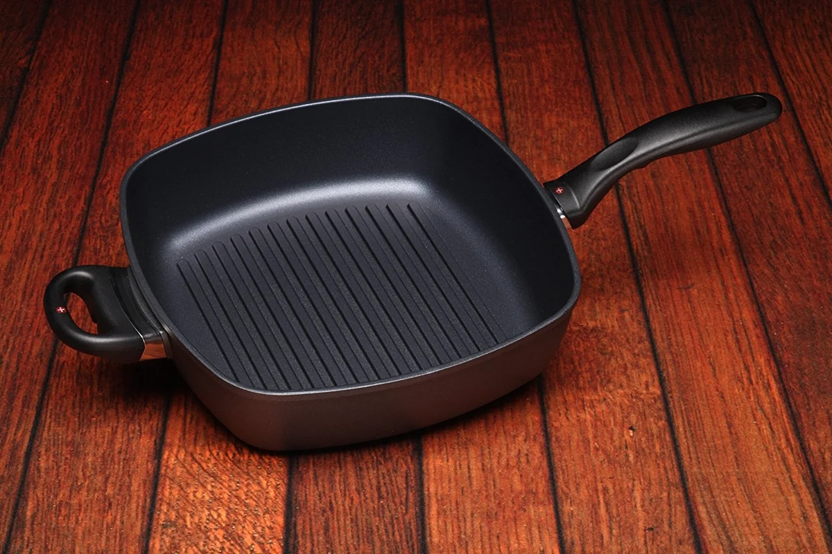 Swiss Diamond Deep Square Grill Pan Nonstick 66281 11" x 11" 