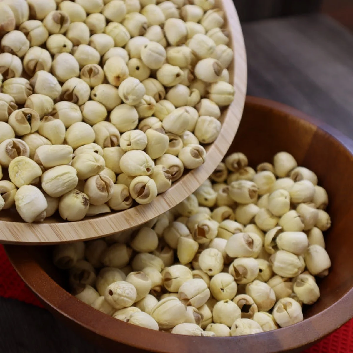JiuLongTang Jianning Cored White Lotus Seeds for Soups and Boiled Drinks, Natural with No Additives 8oz/16oz