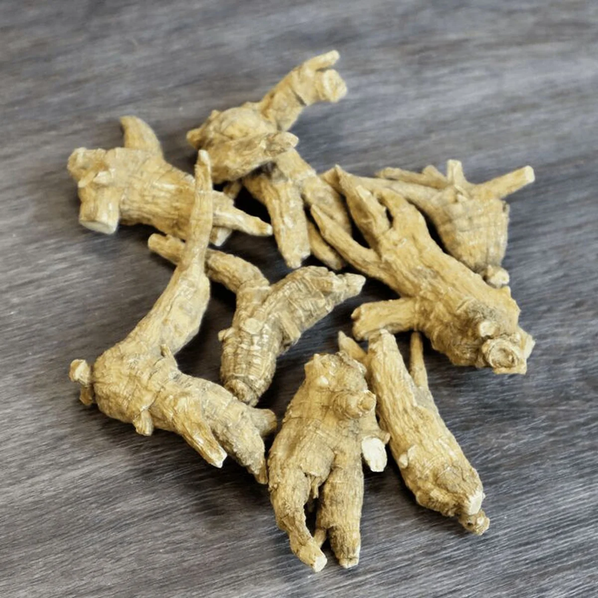JiuLongTang Wisconsin Semi-Wild “Tiger Claw” American Ginseng · 7–8 Years · Sliced or Whole Root (4 oz)