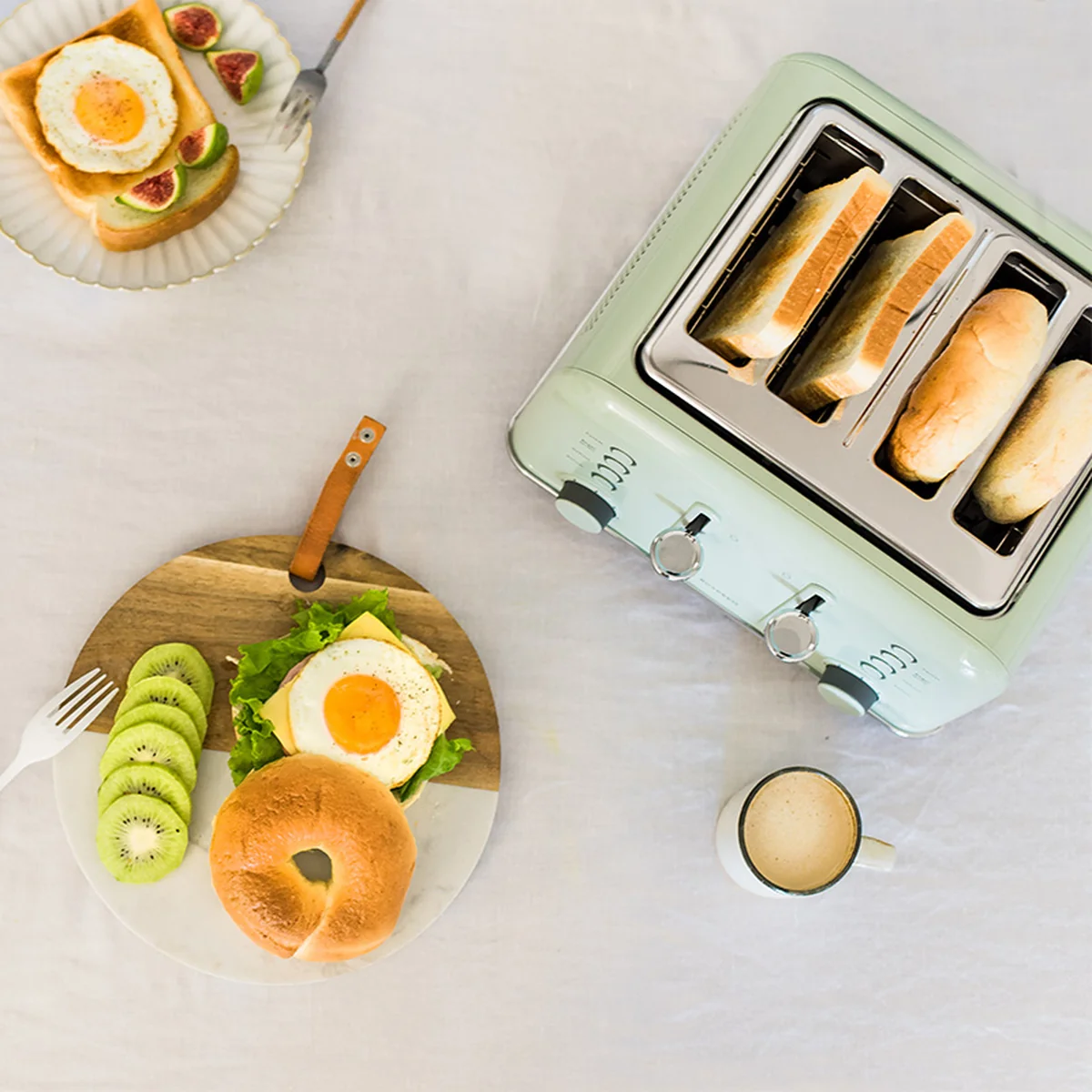 Buydeem four slice toaster bread machine DT-6B83G widened grill, seven-speed firepower, light green