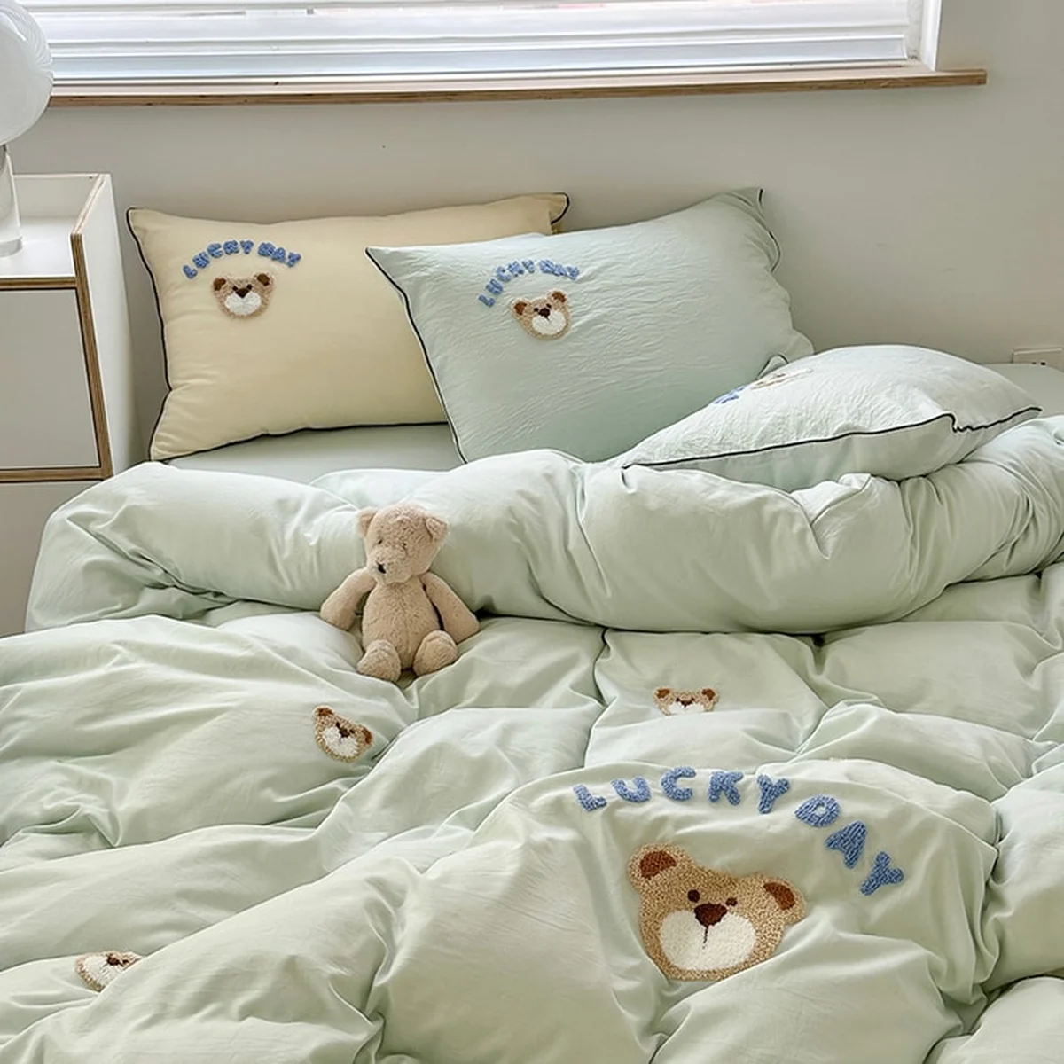 【中国直邮，时效6-10个工作日】Lullabuy 奶噗噗的小熊四件套四季居家床品套装床单被套枕套 抹茶绿