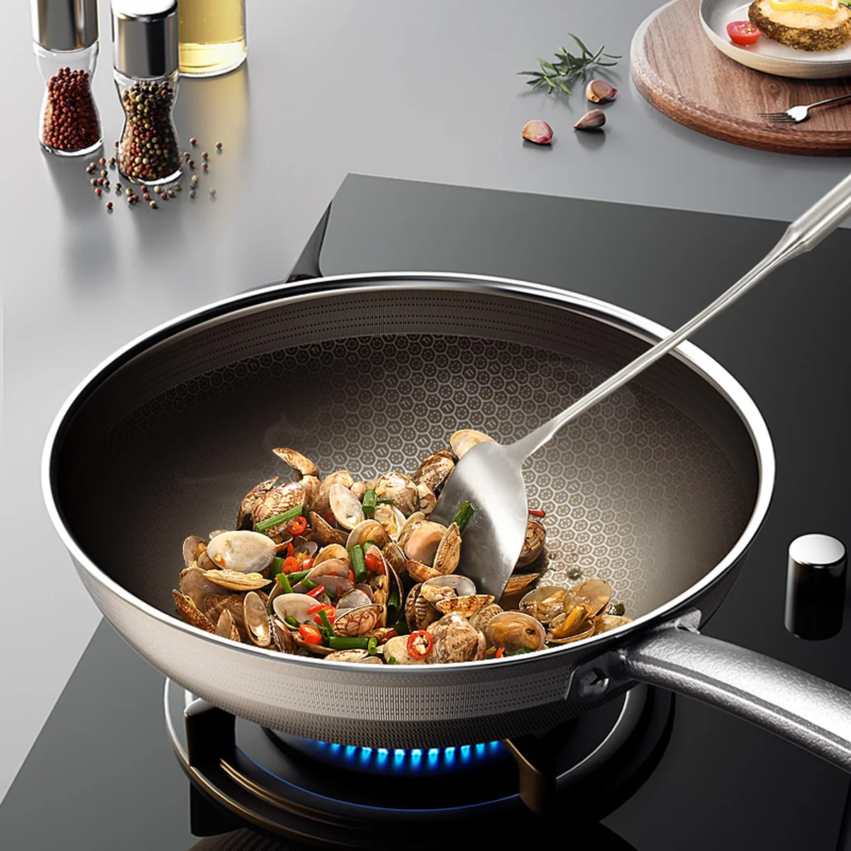 kobach's new titanium honeycomb uncoated pan, non stick pan, household stir fry titanium pan, induction cooker, gas stove, universal uncoated titanium honeycomb pan, 32cm