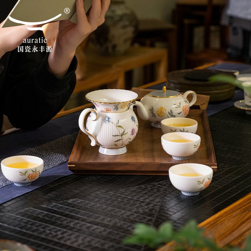 【中国直邮，时效10-15天】Auratic 国瓷永丰源幸福礼-月亮时光8头茶具（4人位-圆丰版）