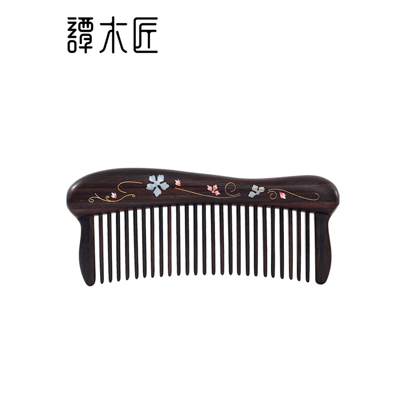 【中国直邮，时效8-20天】谭木匠 镶齿梳-花盈 漆艺镶贝黑檀木材质 礼盒装
