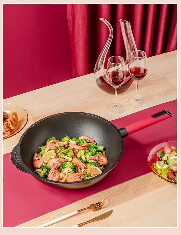 Amercook China Red Wok Non-Stick Wok with Lid A32RD Healthy Non-Stick Light Oil and Less Smoke 32cm detail image 18