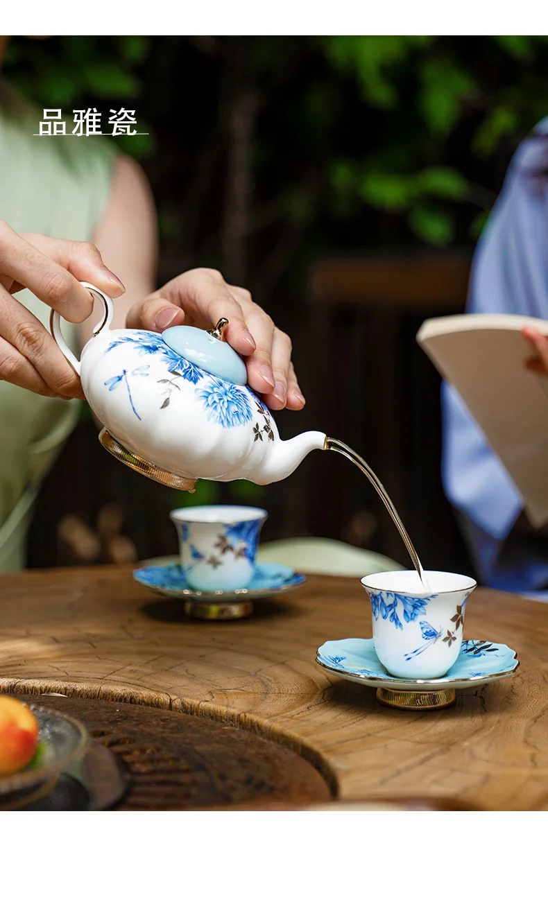 【China direct mail, delivery time 10-15 days】Auratic Platinum Blue and White 6-piece Chinese Tea Set (2-person) - Mid Autumn Festival Gift detail image 8