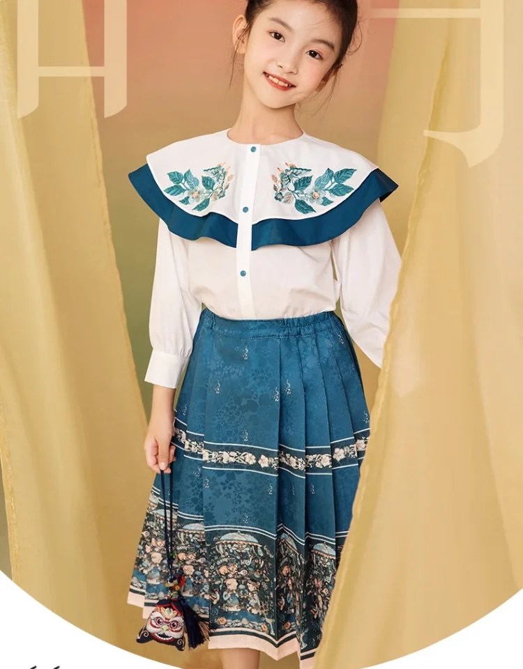 【China Direct Shipping, 10-15 days】Year's Clothing Line Cloud Painting Theatre Horse Face Dress Mother and Daughter Parent and Child Positioning Printing Patterns Subtlety Three colours available detail image 7