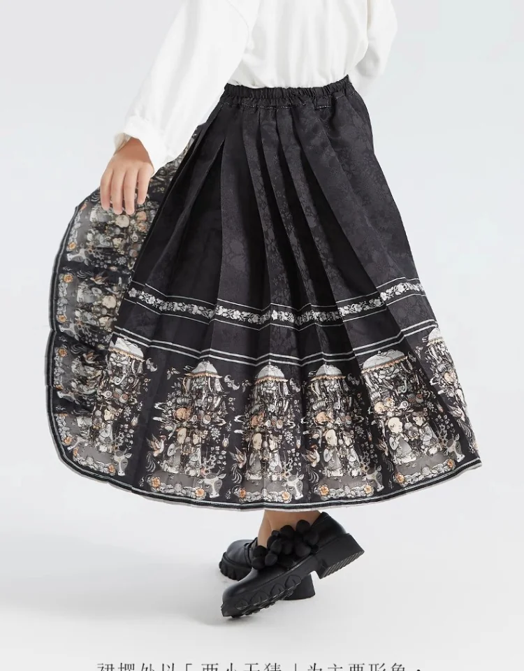 【China Direct Shipping, 10-15 days】Year's Clothing Line Cloud Painting Theatre Horse Face Dress Mother and Daughter Parent and Child Positioning Printing Patterns Subtlety Three colours available detail image 12