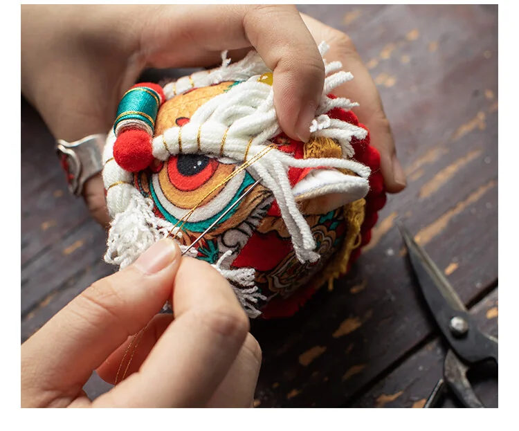 【Direct Shipping from China, Delivery in 5–12 Days】Wang’s Handcraft Scented Sachet Pendant, Chinese Herbal Mugwort Talisman, Hand-Embroidered Pixiu Mythical Beast, May Everything Go as Wished, Lion Dance Design detail image 4