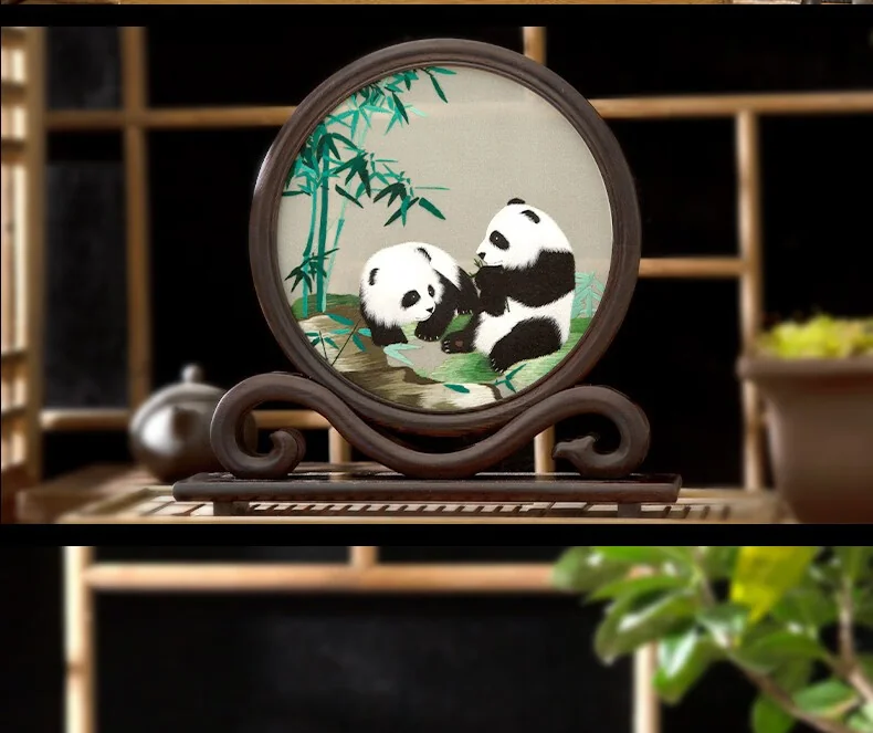 【中国直邮，时效8-20天】蜀中瑰宝 多个款式可选 蜀绣摆件中式摆件熊猫梅花锦鲤喜鹊  中国特色礼物送朋友送老外 detail image 20