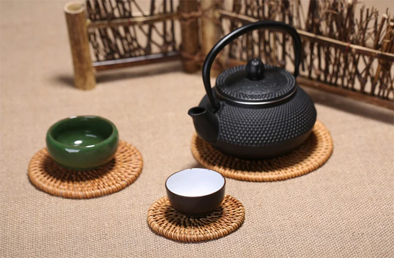【中国直邮，时效10-15天】裕凡手工藤编杯垫 中式茶杯垫 隔热垫中国风防烫防滑盘垫 壶垫茶垫茶具配件杯垫套装 藤垫直径10cm（套装6片）含底座 detail image 12